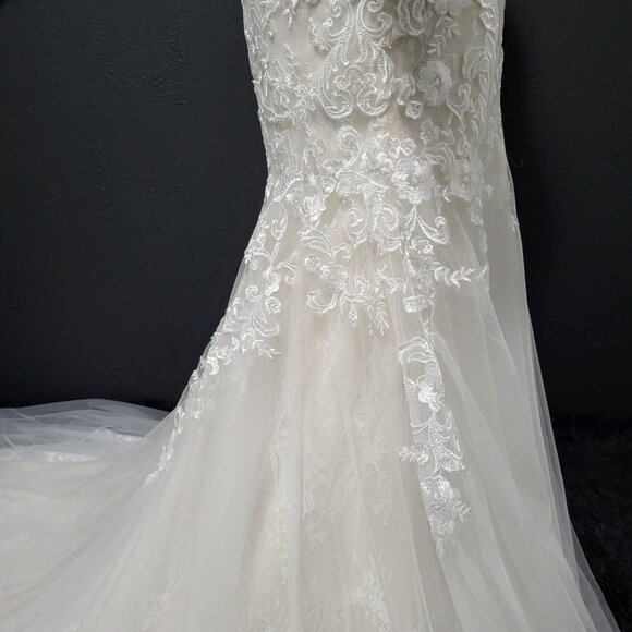 NWT~$1595~MON CHERI~10/12~IVORY EMBROIDERED MERMAID FIT & FLARE WEDDING DRESS - Picture 6 of 16